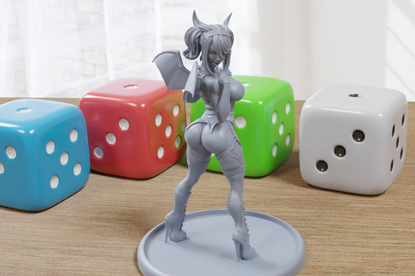 Zubly - Sexy Pin-Up Fan Art - 3D Printed Miniature Figure - 32mm / 75mm / 170mm Scale - Garage Kit